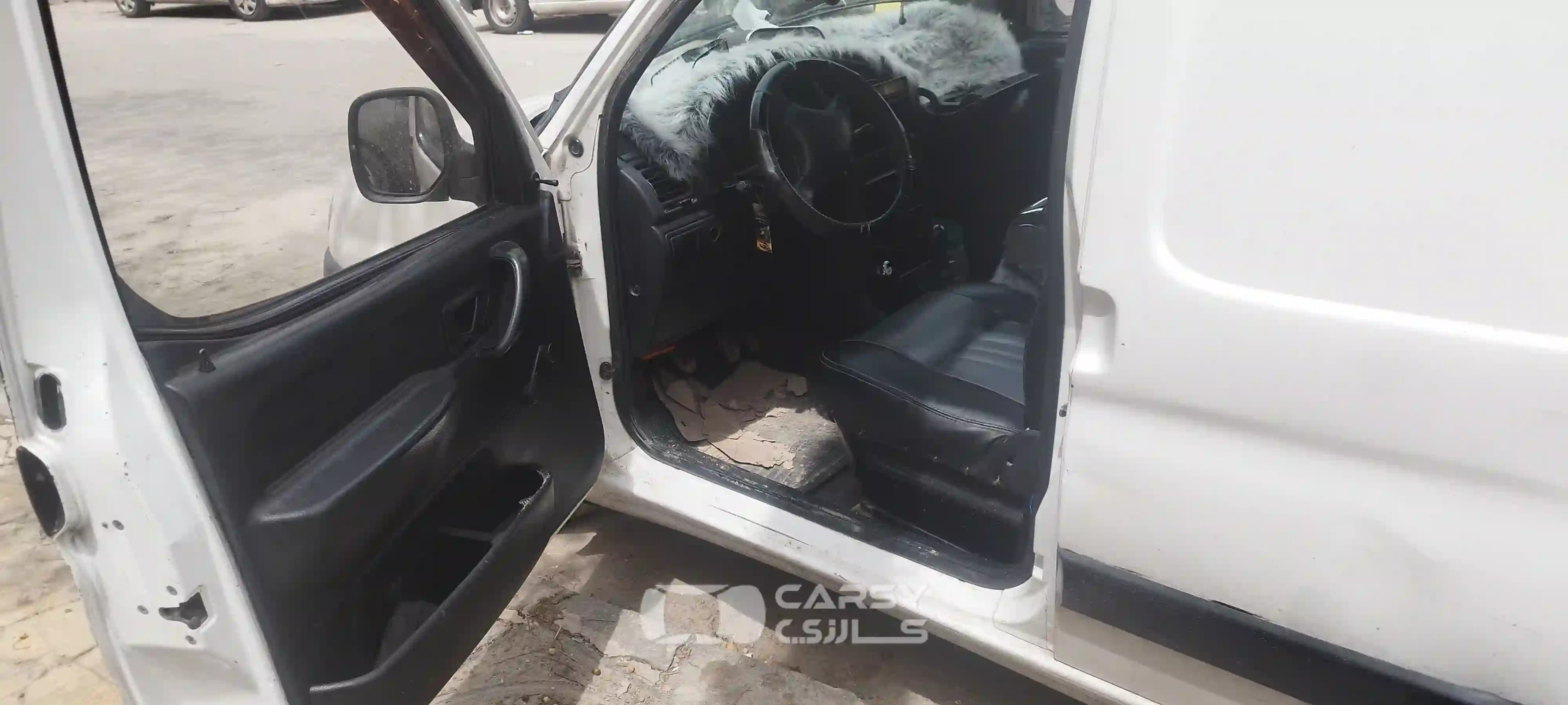 1999 بيجوت بارتنير - Image 5