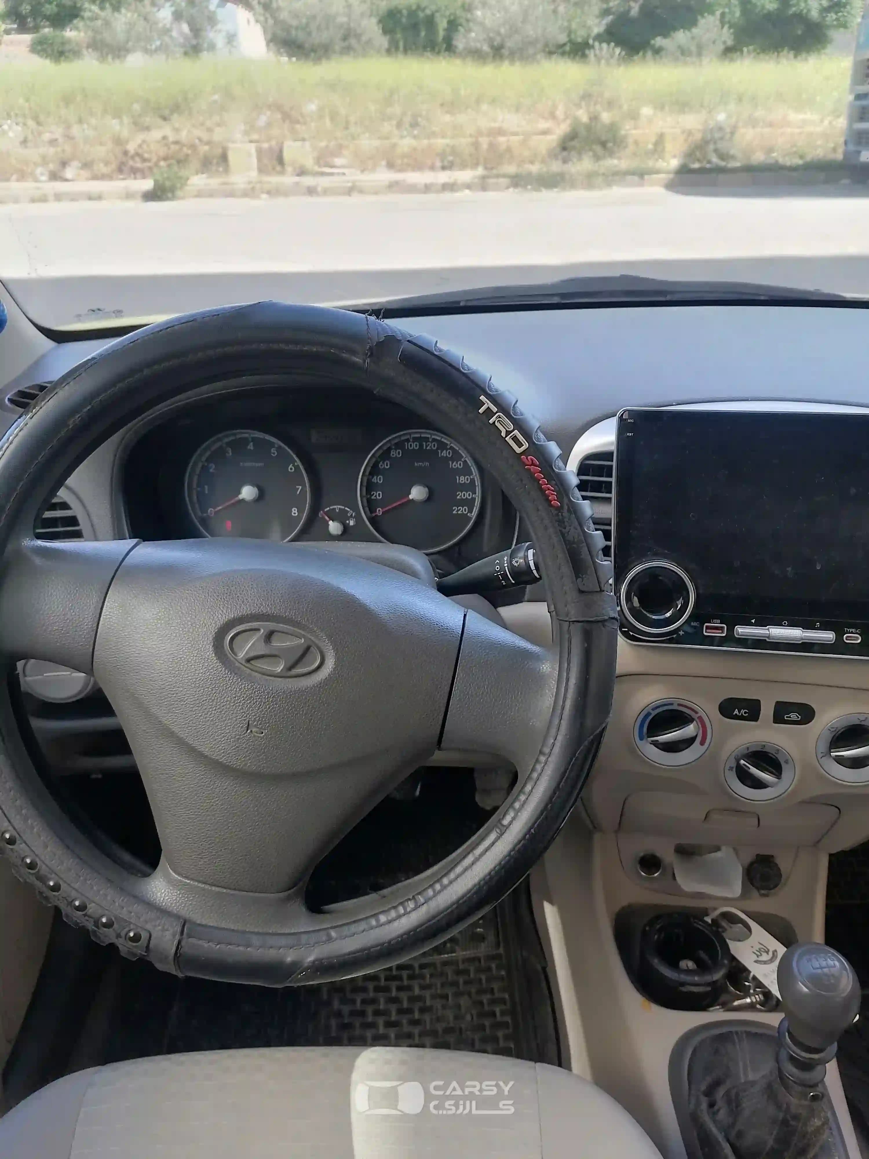 2010 هيونداي اكسنت - Image 11